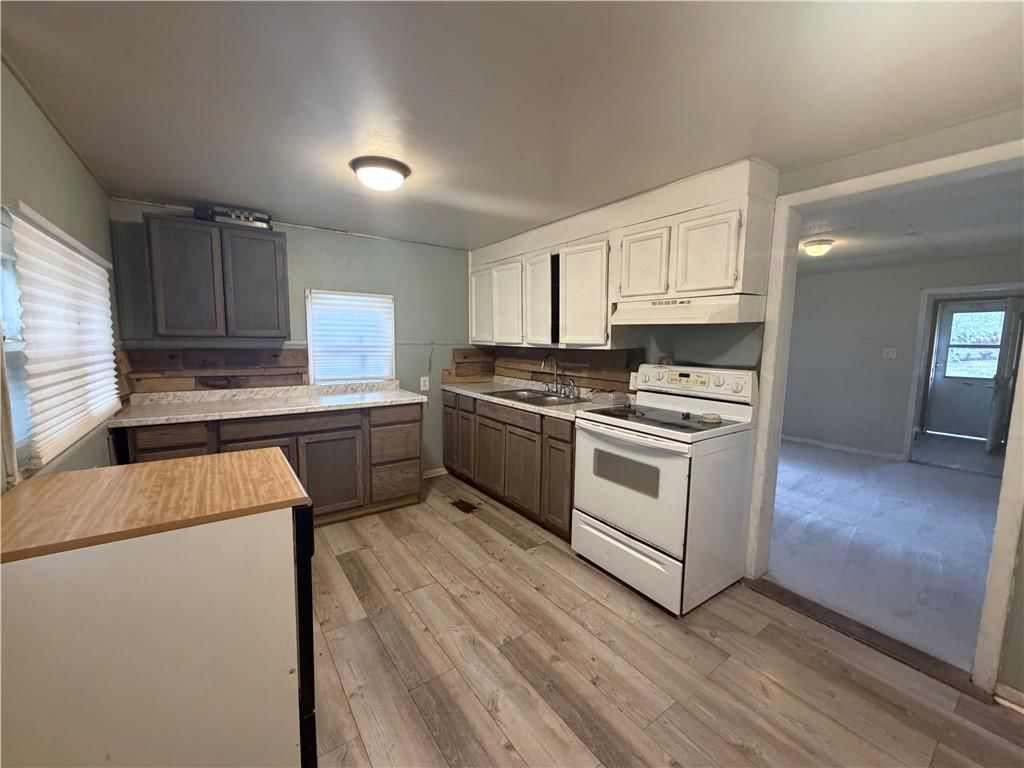 305 Mansur Street — photo 16