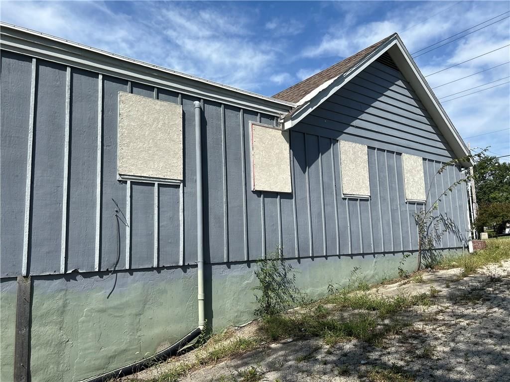 6111 Leavenworth Road — photo 17