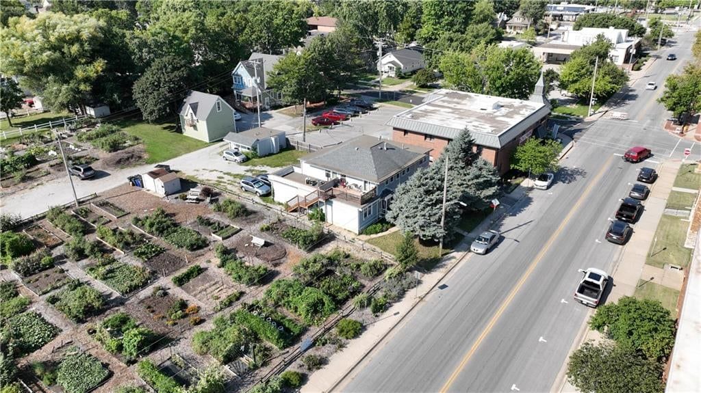 209 E Loula Street — photo 2
