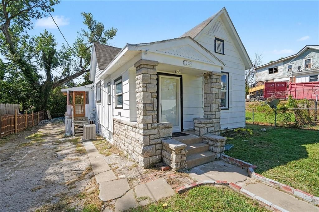 1139 GARFIELD Avenue — photo 4