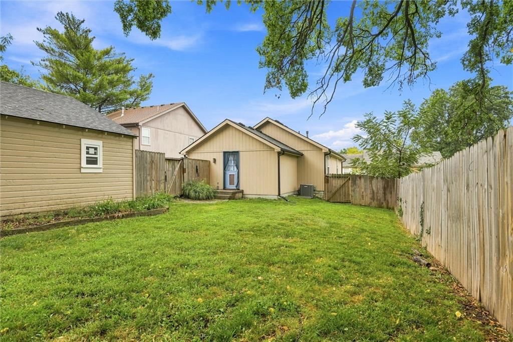 4216 NE 44TH Street — photo 38
