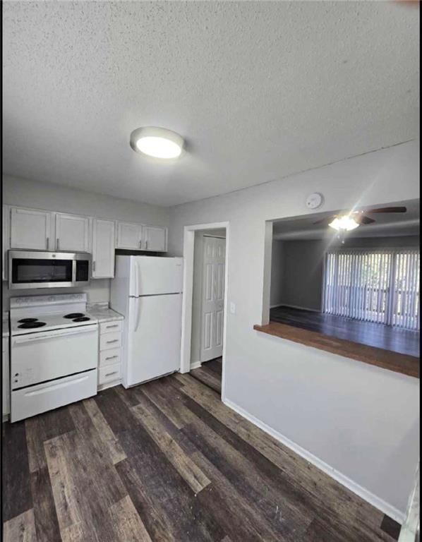 8721 Countryshire Lane — photo 32