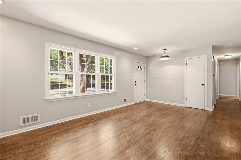 10007 Tracy Avenue — photo 7
