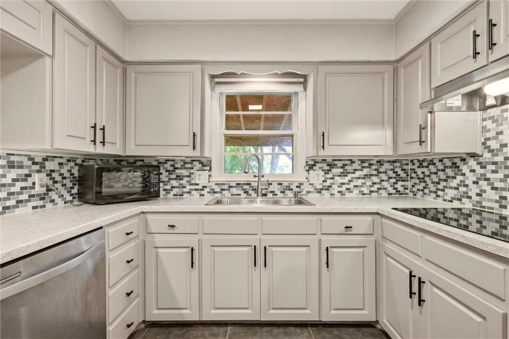 10007 Tracy Avenue — photo 12