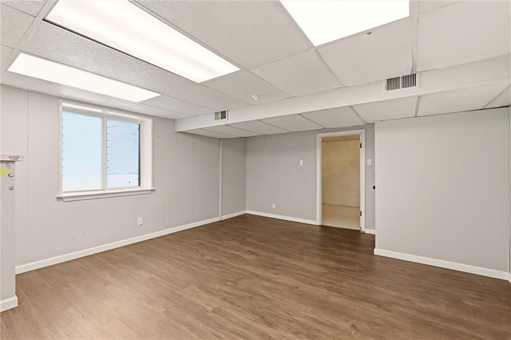 10007 Tracy Avenue — photo 23
