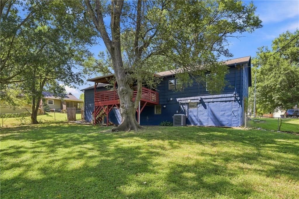 10007 Tracy Avenue — photo 32