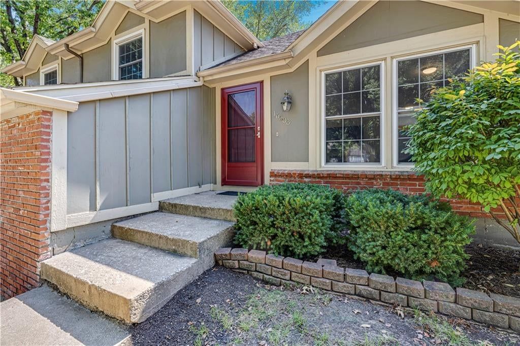 Photo 4 of 35 - 16503 W 142nd Circle, Olathe, KS 66062