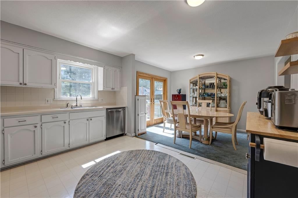 Photo 10 of 35 - 16503 W 142nd Circle, Olathe, KS 66062