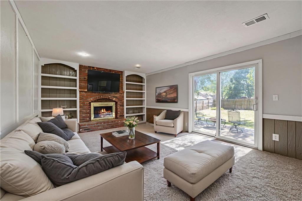 Photo 14 of 35 - 16503 W 142nd Circle, Olathe, KS 66062