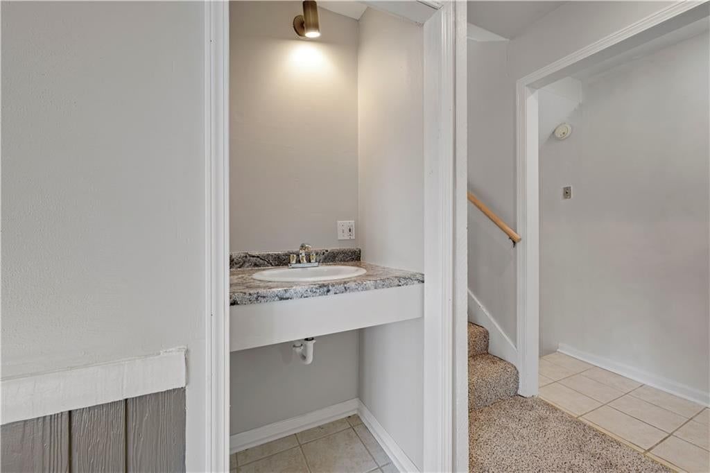 Photo 17 of 35 - 16503 W 142nd Circle, Olathe, KS 66062