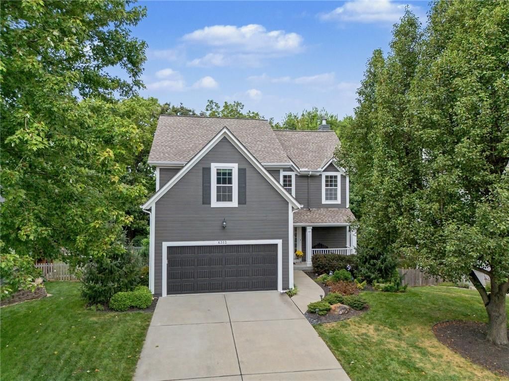 6352 Lakecrest Drive, Shawnee, KS