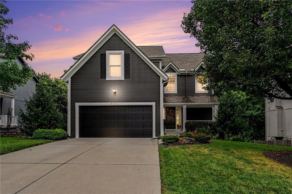 6352 Lakecrest Drive, Shawnee, KS: listing photo 2