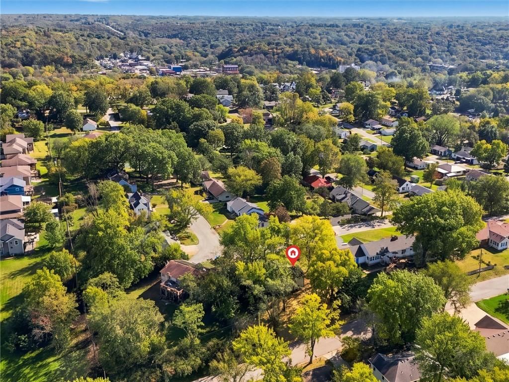 Photo 31 of 35 - 204 Westview Place, Excelsior Springs, MO 64024