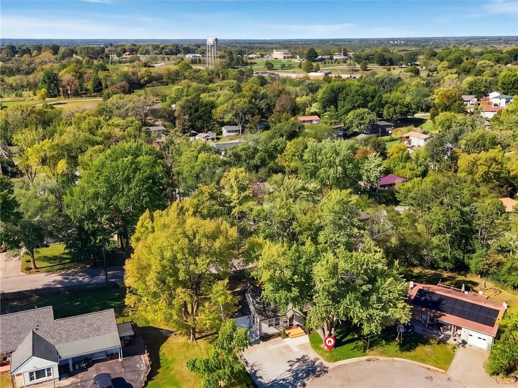 Photo 32 of 35 - 204 Westview Place, Excelsior Springs, MO 64024