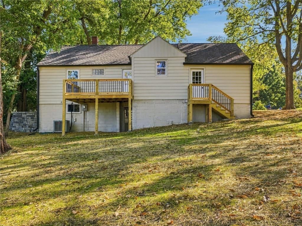Photo 27 of 35 - 204 Westview Place, Excelsior Springs, MO 64024
