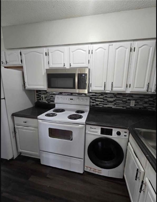 15208 Bellaire Avenue — photo 2