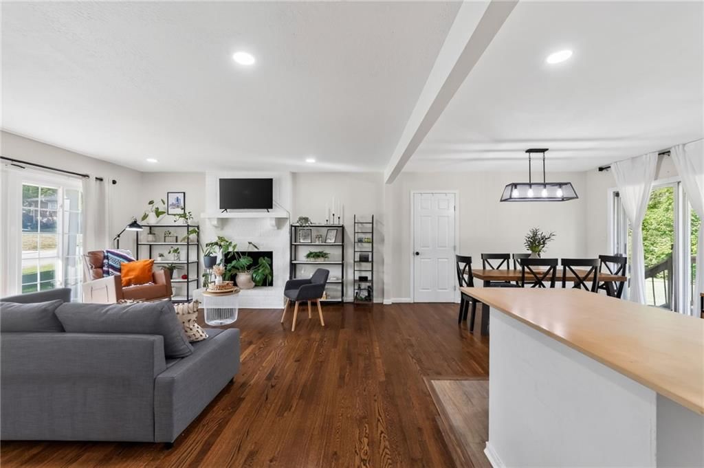 10923 Myrtle Avenue — photo 13