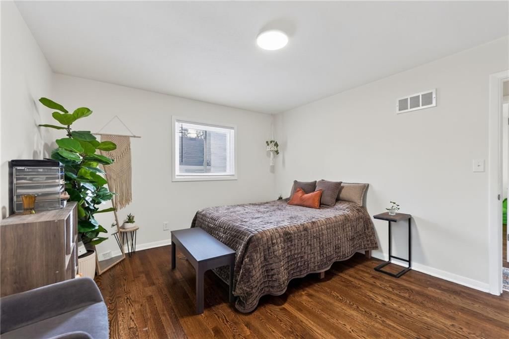 10923 Myrtle Avenue — photo 20