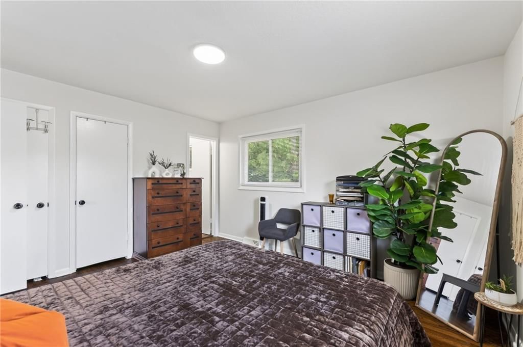 10923 Myrtle Avenue — photo 21
