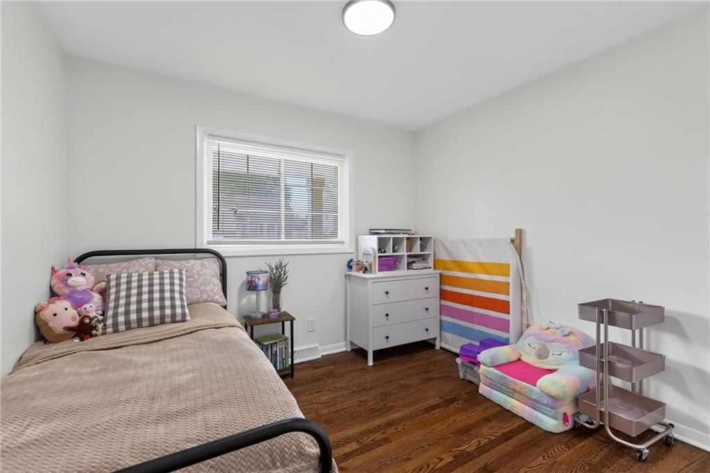 10923 Myrtle Avenue — photo 25