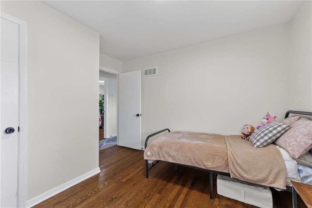 10923 Myrtle Avenue — photo 26