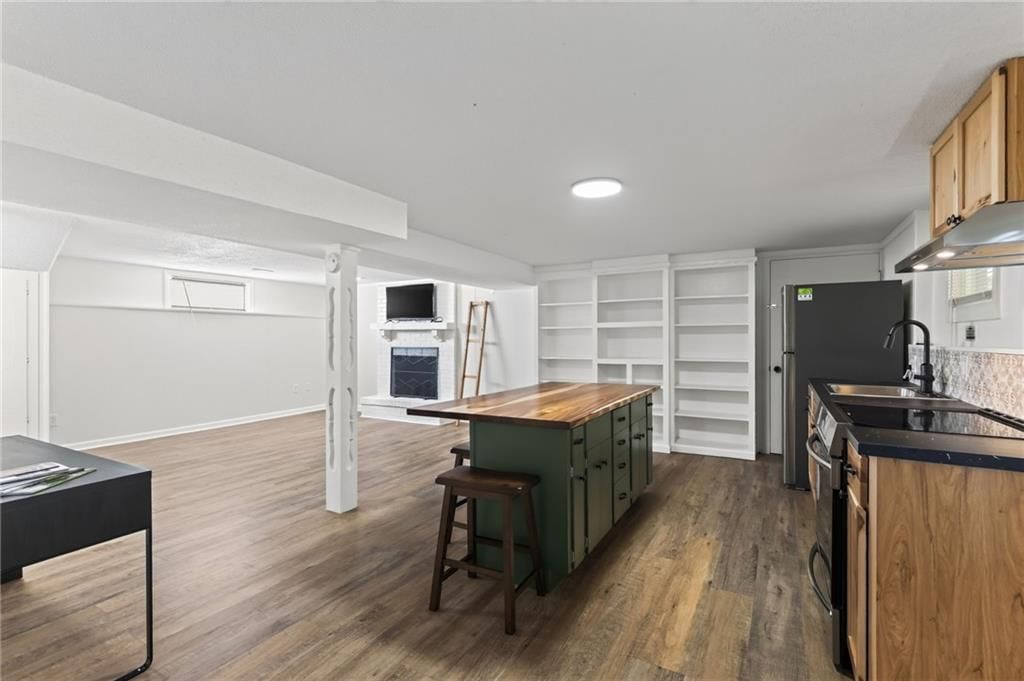 10923 Myrtle Avenue — photo 32