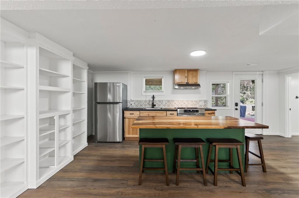 10923 Myrtle Avenue — photo 34