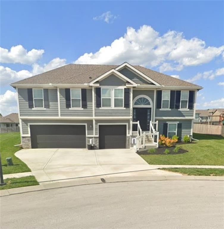 1704 Willow Lane — photo 1