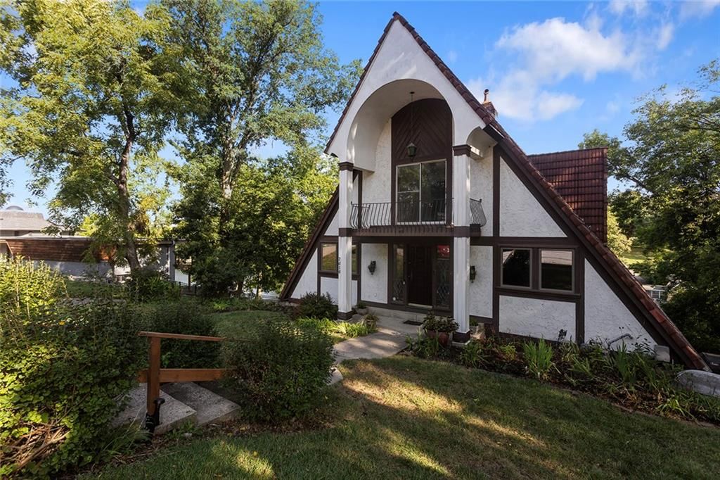 7616 NW Eastside Drive, Weatherby Lake, MO: listing photo 3