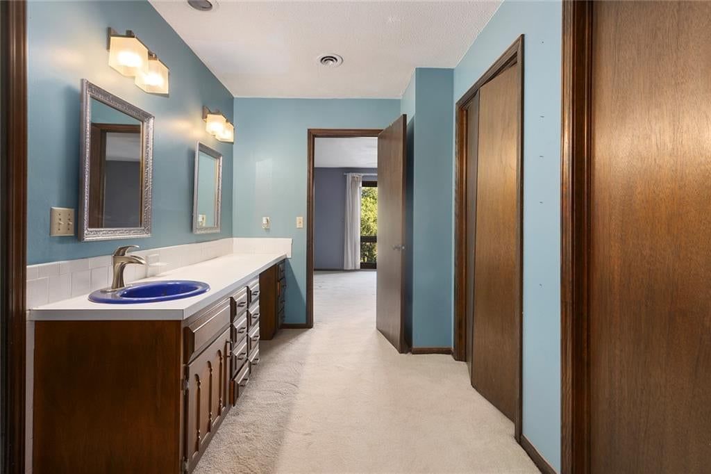 Photo 35 of 57 - 7616 NW Eastside Drive, Weatherby Lake, MO 64152