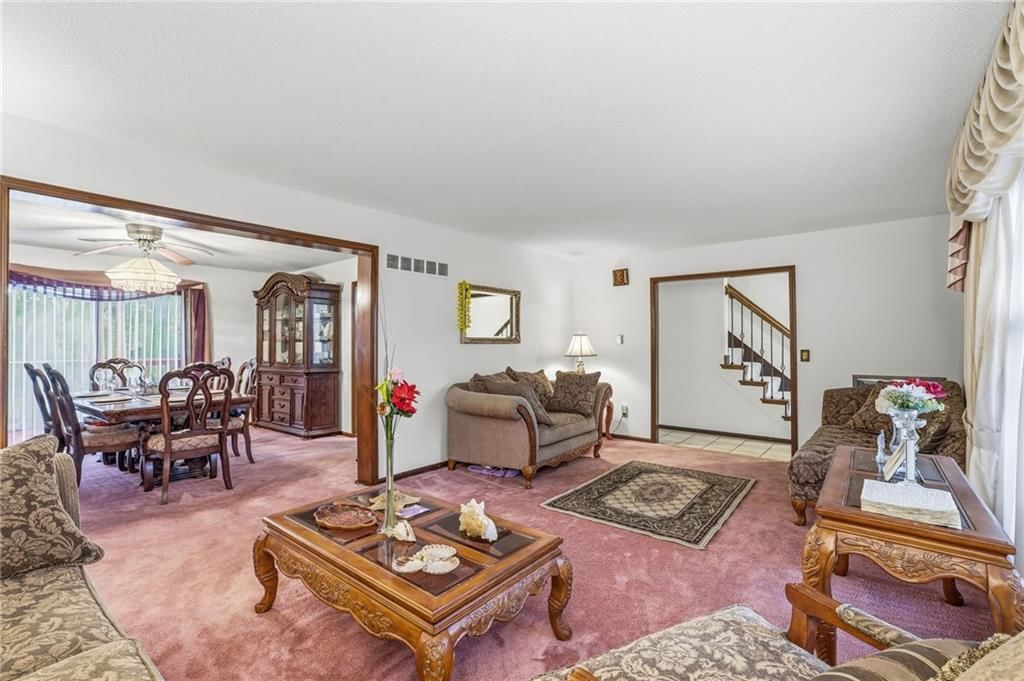 Photo 7 of 40, 14622 Laquinta Street, Grandview, MO 64030