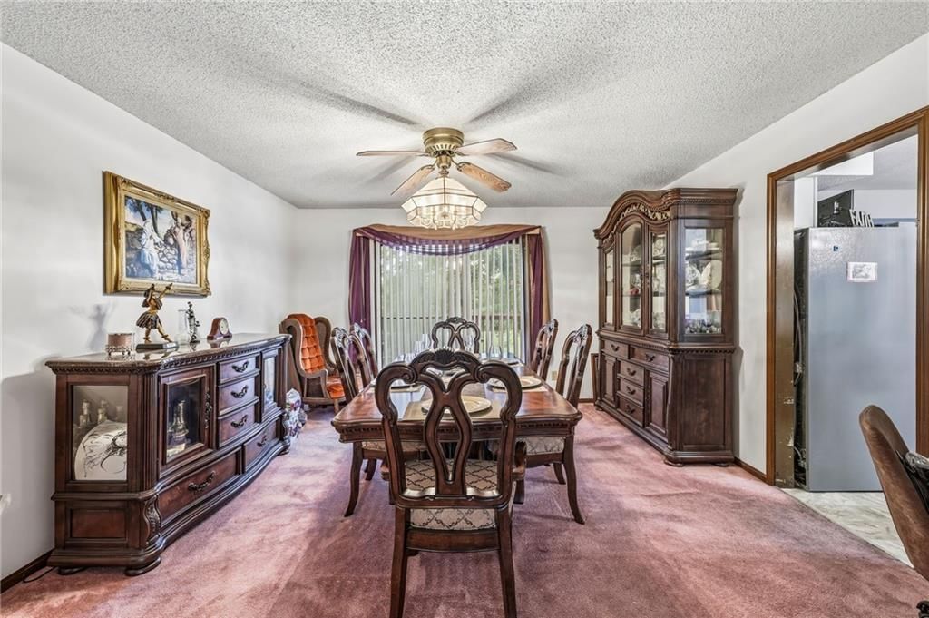 Photo 9 of 40 - 14622 Laquinta Street, Grandview, MO 64030
