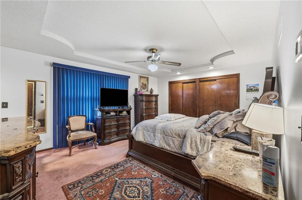 Photo 12 of 40, 14622 Laquinta Street, Grandview, MO 64030