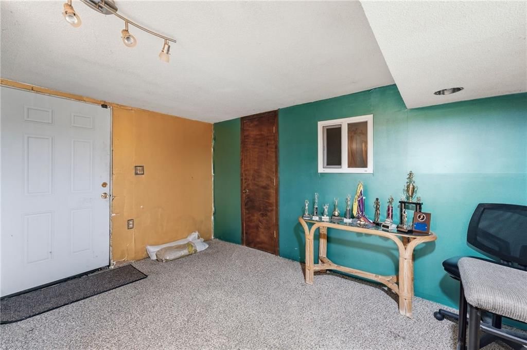 Photo 33 of 40 - 14622 Laquinta Street, Grandview, MO 64030