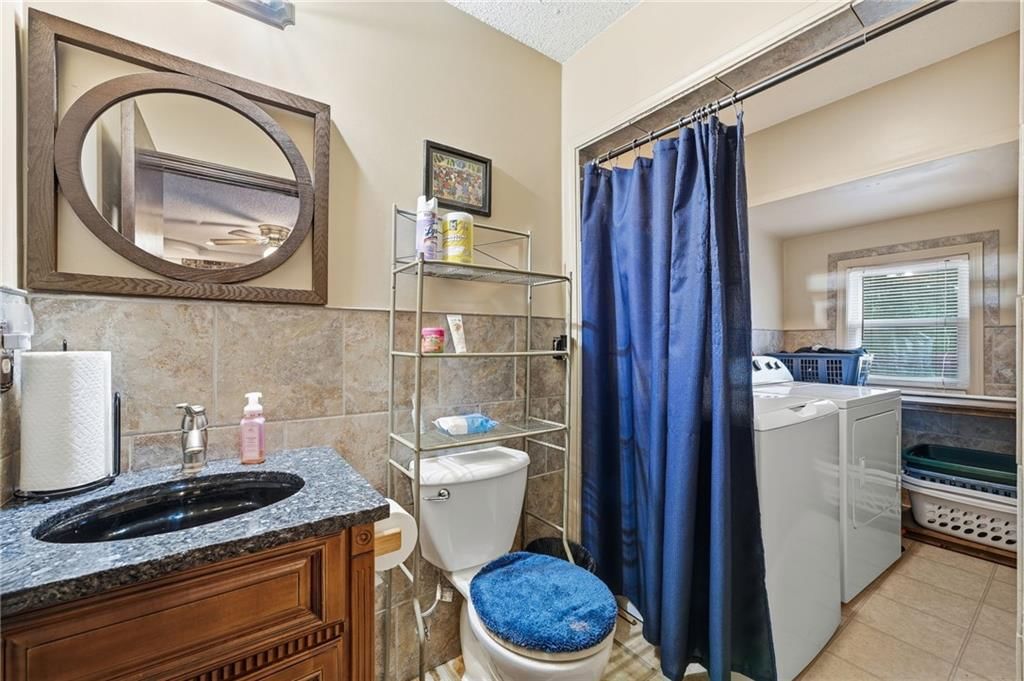 Photo 35 of 40 - 14622 Laquinta Street, Grandview, MO 64030