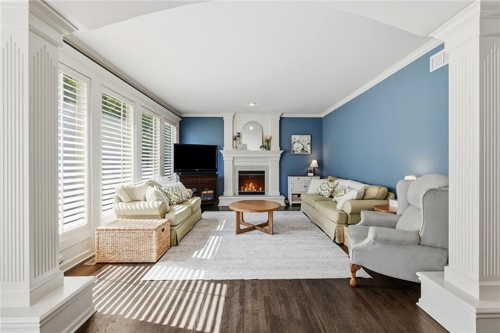 533 NE EMERALD Drive — photo 10