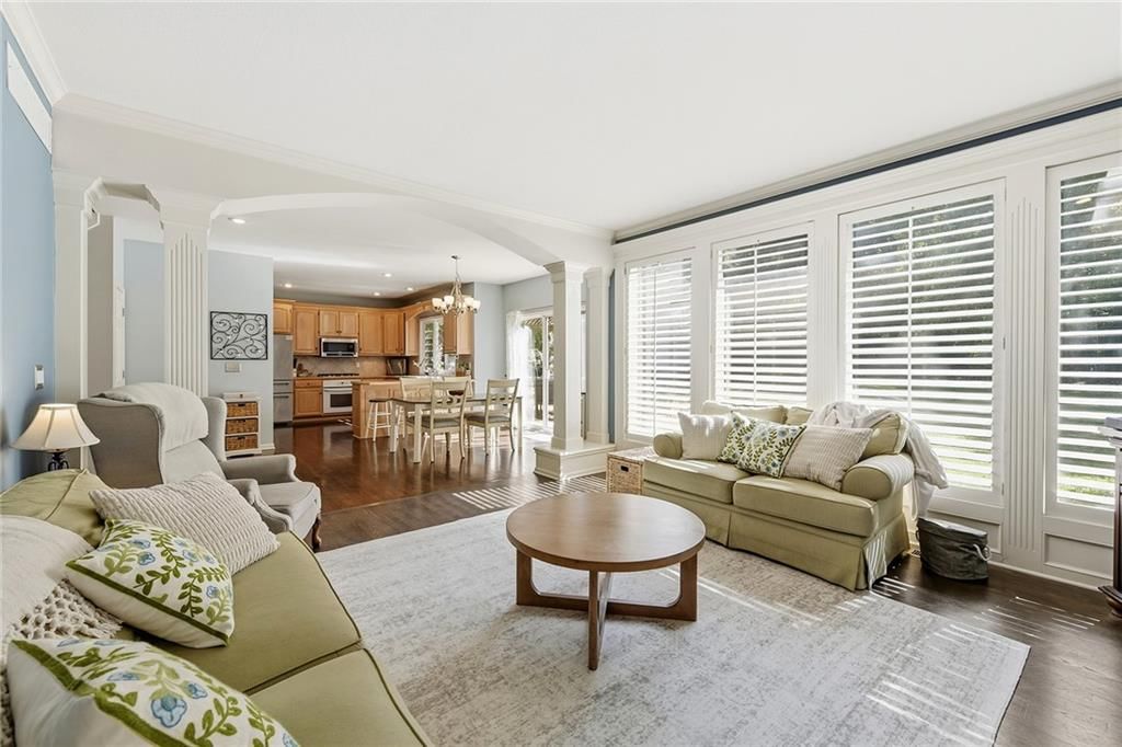 533 NE EMERALD Drive — photo 12