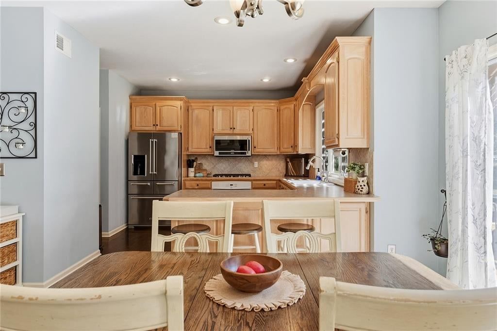 533 NE EMERALD Drive — photo 16