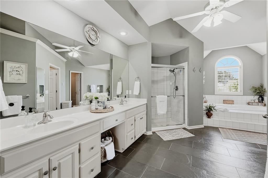 533 NE EMERALD Drive — photo 33
