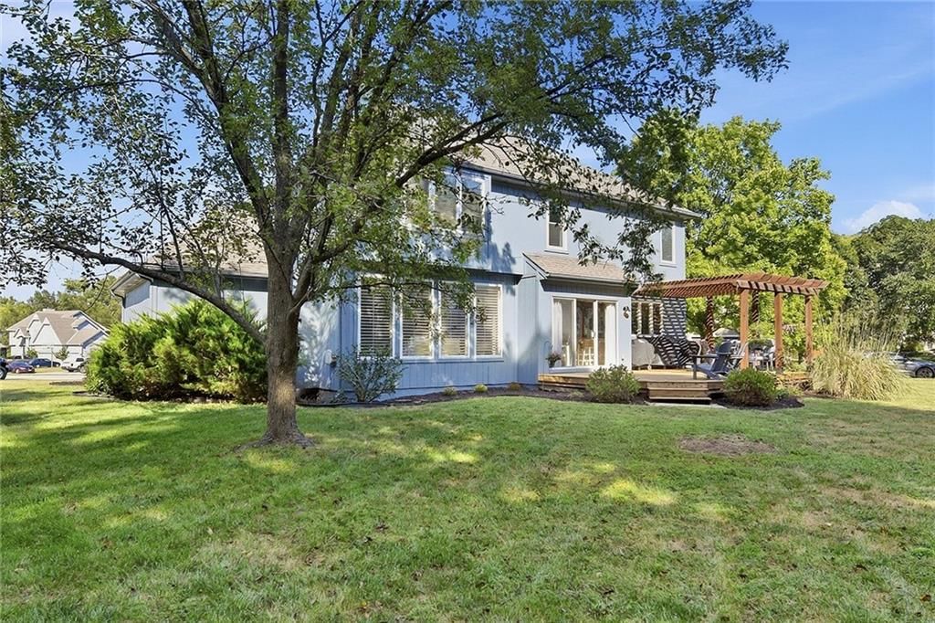 533 NE EMERALD Drive — photo 42