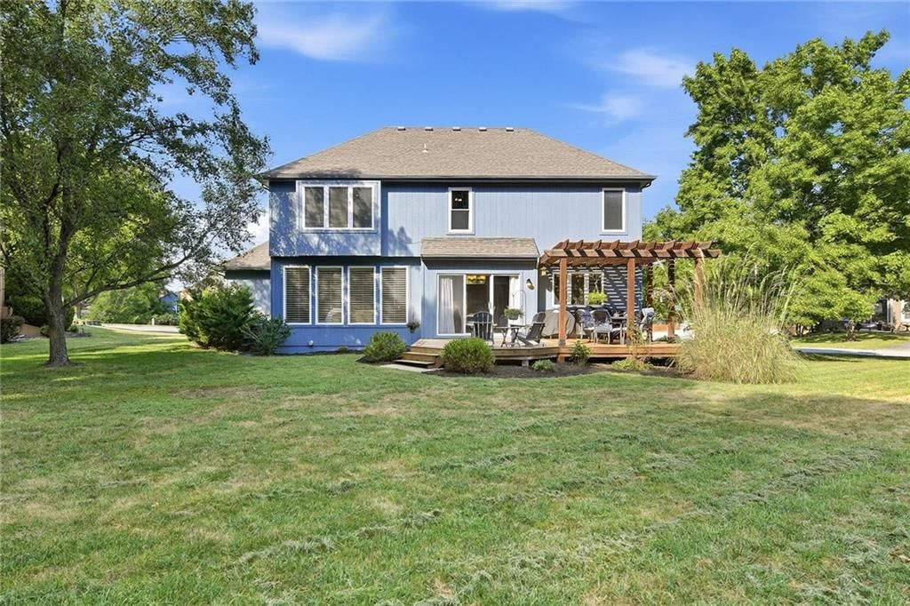 533 NE EMERALD Drive — photo 43