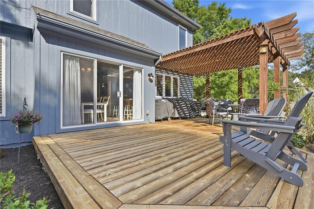 533 NE EMERALD Drive — photo 44