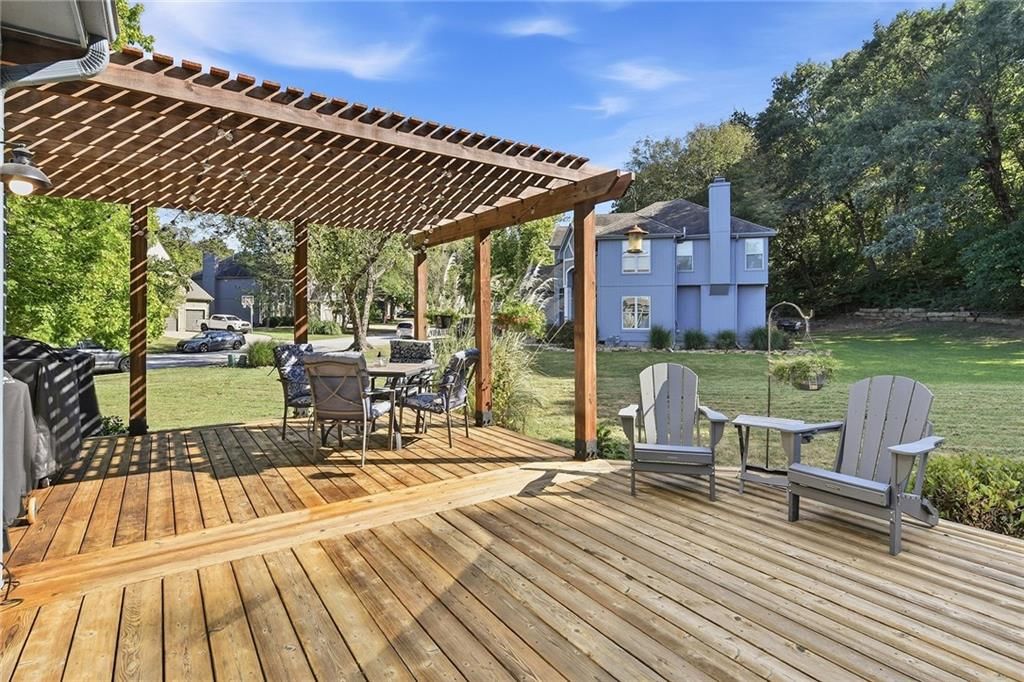 533 NE EMERALD Drive — photo 45