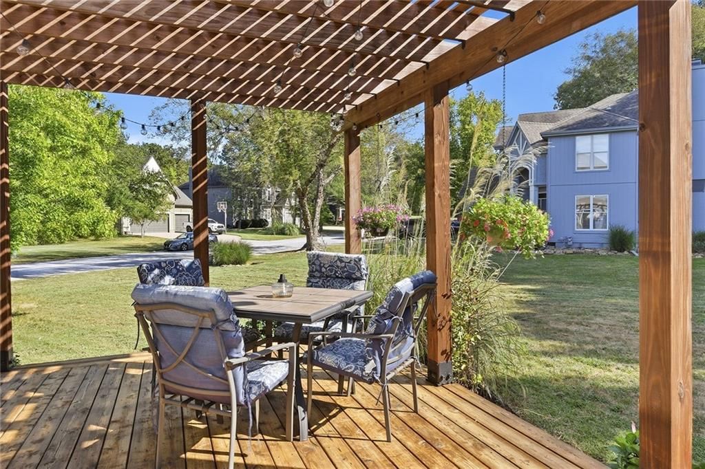 533 NE EMERALD Drive — photo 47