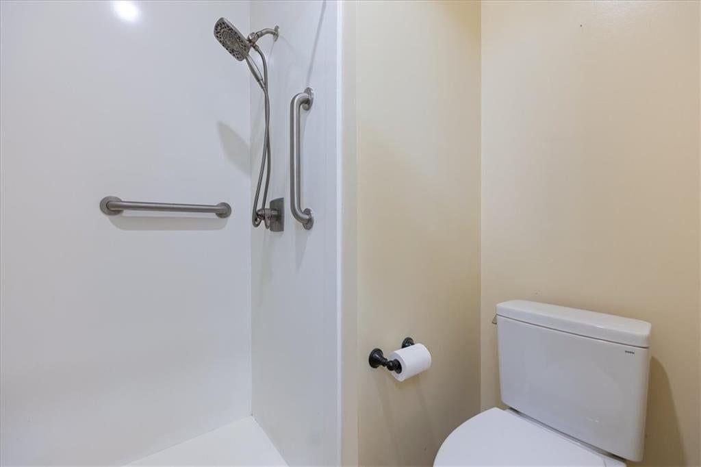 11461 Parkview Avenue — photo 18