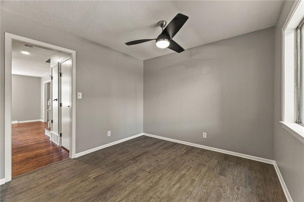 Photo 21 of 55 - 9591 Outlook Drive, Overland Park, KS 66207