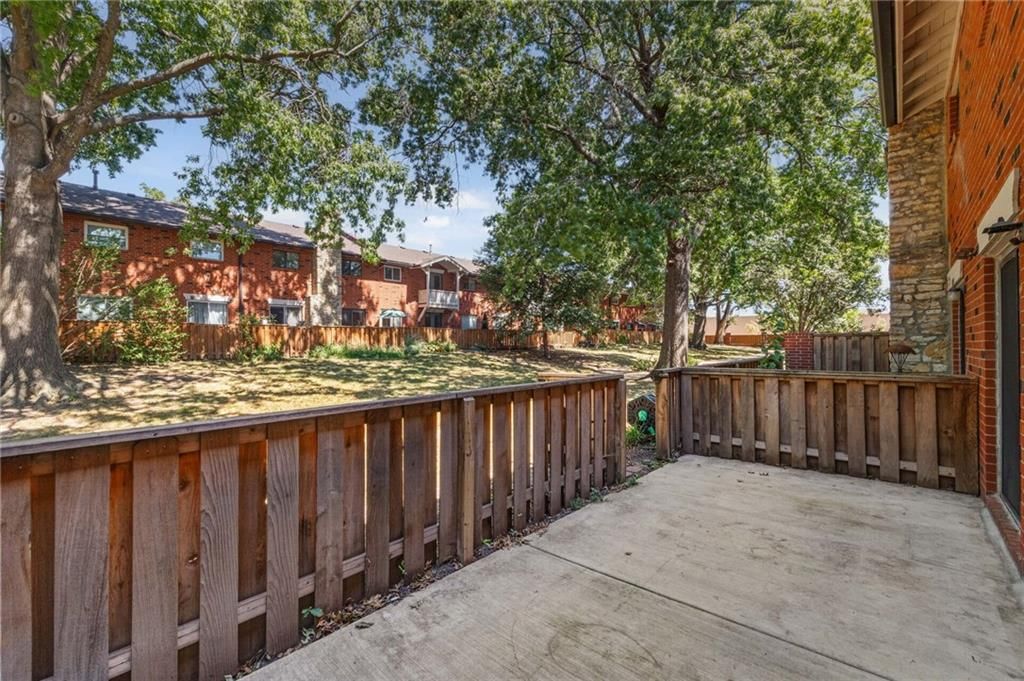 Photo 25 of 55 - 9591 Outlook Drive, Overland Park, KS 66207