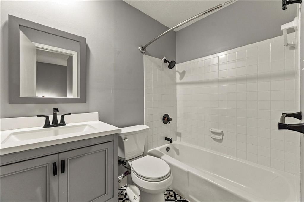 Photo 27 of 55 - 9591 Outlook Drive, Overland Park, KS 66207