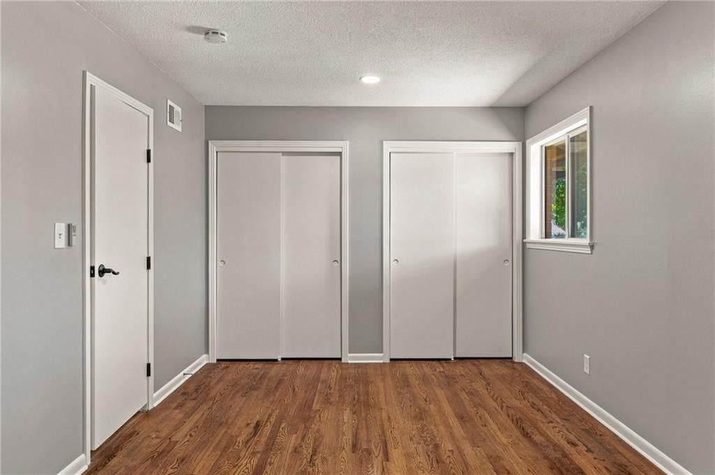Photo 28 of 55 - 9591 Outlook Drive, Overland Park, KS 66207