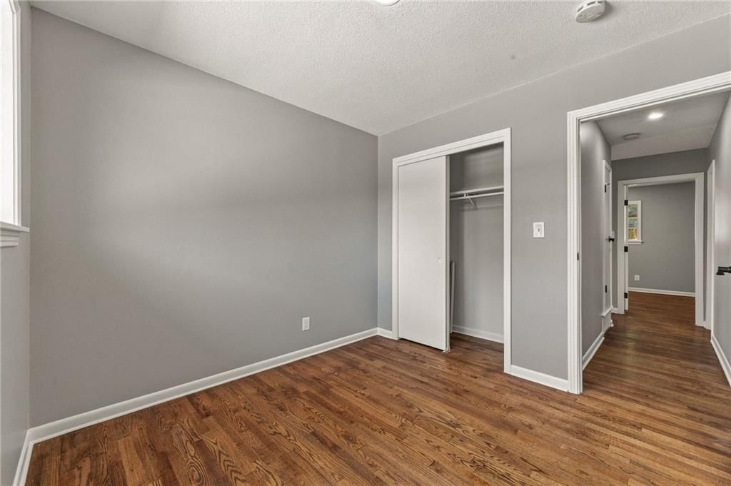 Photo 31 of 55 - 9591 Outlook Drive, Overland Park, KS 66207